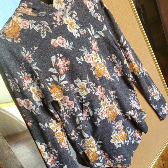 Vintage Floral light layering Hoodie - Picture 4 of 6